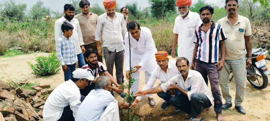 खेड़ादेवी मंदिर में भक्ति की बही सरिता, भजन संध्या के साथ पौधरोपण कर दिया पर्यावरण संरक्षण का संदेश