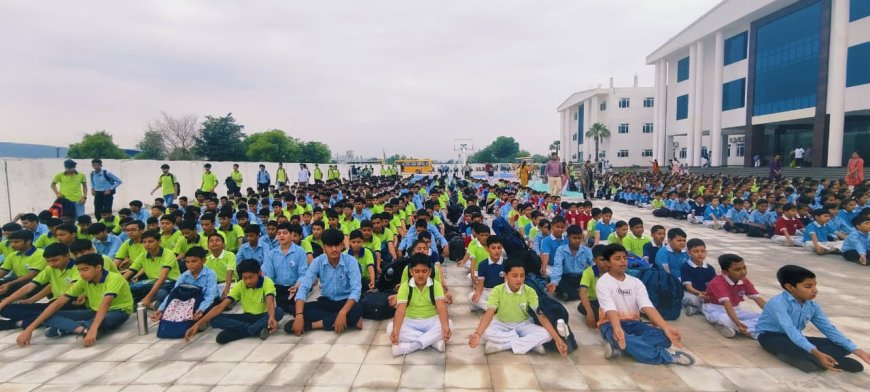 इंजीनियर्स पॉइंट स्कूल में गुरु पूर्णिमा पर नन्हे विद्यार्थियों ने किया गुरु वंदन