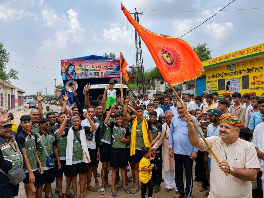 बम-बम भोले के जयकारों से गुंजायमान हुआ तसई: 60 शिवभक्त हरिद्वार रवाना; प्रशासक ने दिखाई हरी झंडी 