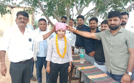 तिवाड़ी की ढाणी में पूजा गुर्जर के JET में चयन पर हुआ भव्य सम्मान; डीजे की धुन पर निकाली गई रैली, हीरामल जी मंदिर में लगाई धोक