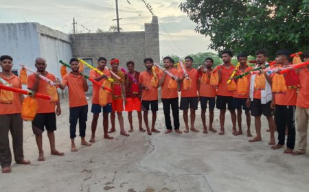 डीजे की धुन और पुष्पवर्षा के साथ पहुंची कांवड़ यात्रा,लोहार्गल धाम से लाई कांवड़ों से हुआ शिवजी का जलाभिषेक