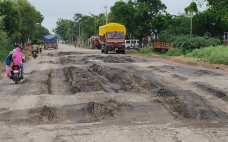 करोड़ों के स्टेट हाईवे का खुला सच:विधायक के निरीक्षण के महीने भर बाद ही उखड़ी सड़क,हाईवे की गुणवत्ता पर उठे सवाल