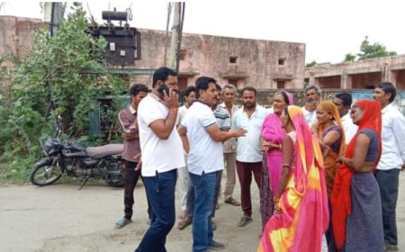 टूटी सड़कें, जलभराव और सुअरों के आतंक से परेशान हैं निवासी; बेदखली के नोटिस और राशन डीलर की धांधली पर भी गरमाई राजनीति