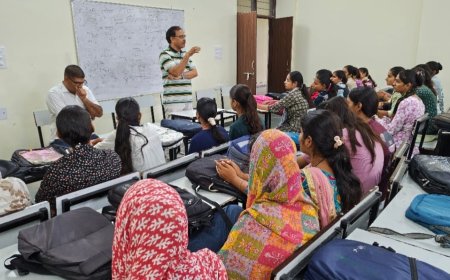 छात्राओं के लिए खुशखबरी: अज़ीम प्रेमजी फाउंडेशन दे रहा है ₹30,000 की छात्रवृत्ति, जानें किसे और कैसे मिलेगा लाभ