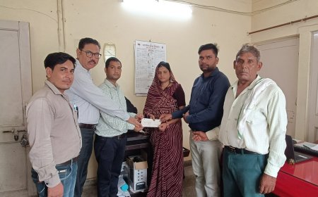 संवेदनशीलता और त्वरित सेवा: राजगढ़ उपखंड में डाक विभाग ने 10 दिवस में किया PLI मृत्यु दावे का निस्तारण, नॉमिनी को सौंपा चेक