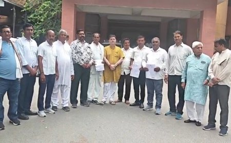 OBC सूची में 'घांची' और 'तेली' प्रविष्टियों को एक करने की मांग: तैलिक साहू महासभा ने मुख्यमंत्री के नाम सौंपा ज्ञापन