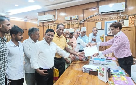 मानगढ़ धाम को 'राष्ट्रीय स्मारक' घोषित करने की उठी मांग: झुंझुनूं में आदिवासी समाज ने जिला कलेक्टर को सौंपा ज्ञापन
