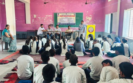अंतर्राष्ट्रीय किशोर युवा दिवस के अंतर्गत स्कूली बच्चों को स्वास्थ्य पोषण और मौसमी बीमारियों की जानकारी