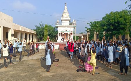 राजकीय उच्च माध्यमिक विद्यालय टोडा नागर  में योगाभ्यास के दौरान योग को बताया जीवन दर्शन,  मानसिक-शारीरिक स्वास्थ्य के लिए नियमित अभ्यास पर जोर