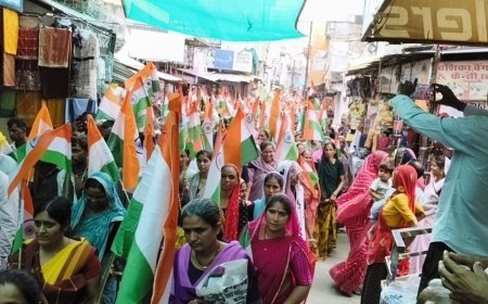 जहाजपुर में गूंजे ‘भारत माता की जय’ के जयकारे: विधायक, अधिकारियों सहित हाथों में तिरंगा थामे सड़कों पर उतरा जनसैलाब