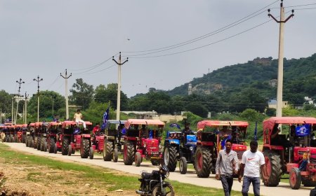 जहाजपुर में बजरी संकट पर फूटा जनआक्रोश: सड़कों पर उतरे सैकड़ों ट्रैक्टर, 10 दिन में समाधान न होने पर बड़े आंदोलन की चेतावनी