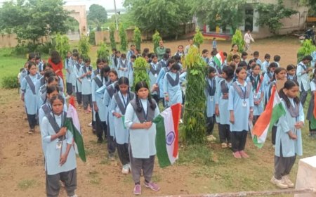 गुरलां के बालिका विद्यालय में 80वें स्वतंत्रता दिवस की धूम:छात्राओं ने देशभक्तिपूर्ण सांस्कृतिक प्रस्तुतियों से मोहा मन