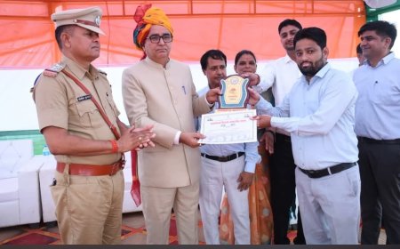लक्ष्मणगढ़ में 80वें स्वतंत्रता दिवस का जश्न: खेल मैदान में SDM ने फहराया तिरंगा; प्रतिभाएं व कर्मचारी सम्मानित