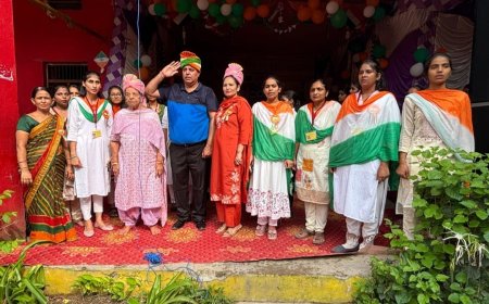 खैरथल में देशभक्ति की तरंग: इंद्रा हैप्पी स्कूल में धूमधाम से मना स्वतंत्रता दिवस, जिला स्तर पर गूंजा प्रतिभा का परचम