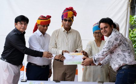 राज्य स्तर पर सम्मानित हुए डीग जिला अस्पताल के पीएमओ डॉ. जितेंद्र फौजदार; स्वास्थ्य भवन जयपुर में मिला सम्मान,