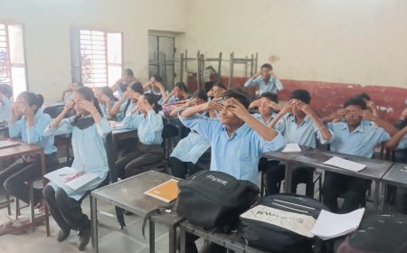 राजकीय उच्च माध्यमिक विद्यालय राम पुरा रूपा  में योगाभ्यास के दौरान योग को बताया जीवन दर्शन
