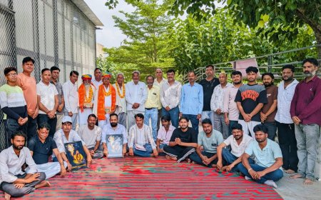विश्व फोटोग्राफी दिवस पर वरिष्ठ फोटोग्राफरों का नागरिक अभिनंदन; वरिष्ठों ने दिया एकजुटता का संदेश