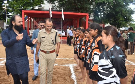 महुवा के बोहराज स्कूल  में सीबीएसई छात्रा कबड्डी में रोमांचक मुकाबले, फाइनल की ओर बढ़ीं टीमें