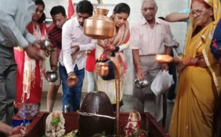 सावन के अंतिम सोमवार पर शिवालयों में उमड़ी आस्था की भीड़