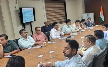 नाम निर्देशन प्रक्रिया एवं ईवीएम कमिश्निंग को लेकर निर्वाचन अधिकारियों एवं एआरओ का प्रशिक्षण आयोजित