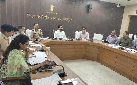 चुनाव तैयारियों एवं कानून व्यवस्था की समीक्षा बैठक सम्पन्न; नगर निकाय चुनाव में कानून व्यवस्था एवं निष्पक्ष मतदान सर्वाेच्च प्राथमिकता-जिला निर्वाचन अधिकारी