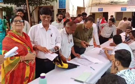 नगर निकाय चुनाव 2026: राजगढ़ में नामांकन के पहले दिन 22 प्रत्याशियों ने दाखिल किए 24 पर्चे
