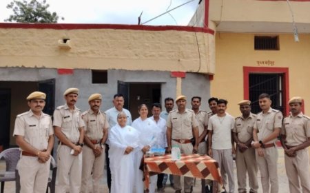 तखतगढ़ थाने में ब्रह्माकुमारी बहनों ने बांधी राखी: पुलिसकर्मियों की कलाई पर सजा रक्षासूत्र