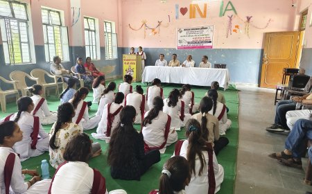 महुवा में मतदाता जागरूकता के तहत ‘मातृशक्ति जागरूकता गीतमाला’ आयोजित, छात्राओं और महिलाओं ने ली मतदान की शपथ