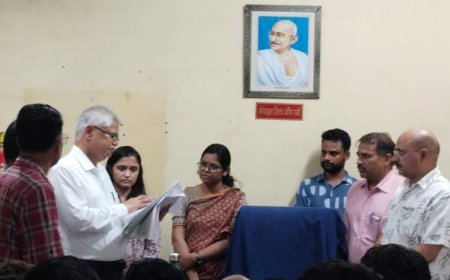 राज्य निर्वाचन आयुक्त राजेश्वर सिंहने दौसा में नगरीय निकाय चुनाव की तैयारियों का लिया जायजा;  नामांकन प्रक्रिया का किया मौके पर अवलोकन