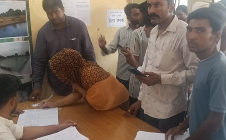 नामांकन के साथ ही तखतगढ़ में शुरू हुआ जनसंपर्क, टिकट की जंग ने बढ़ाई सियासी हलचल; भाजपा-कांग्रेस में टिकट को लेकर खींचतान
