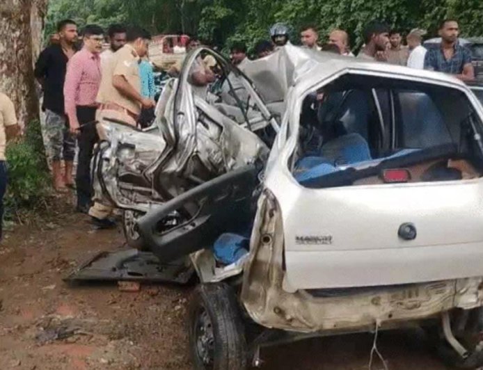 बाराबंकी में दर्दनाक हादसा, डंपर की टक्कर से एक ही परिवार के चार लोगों की मौत