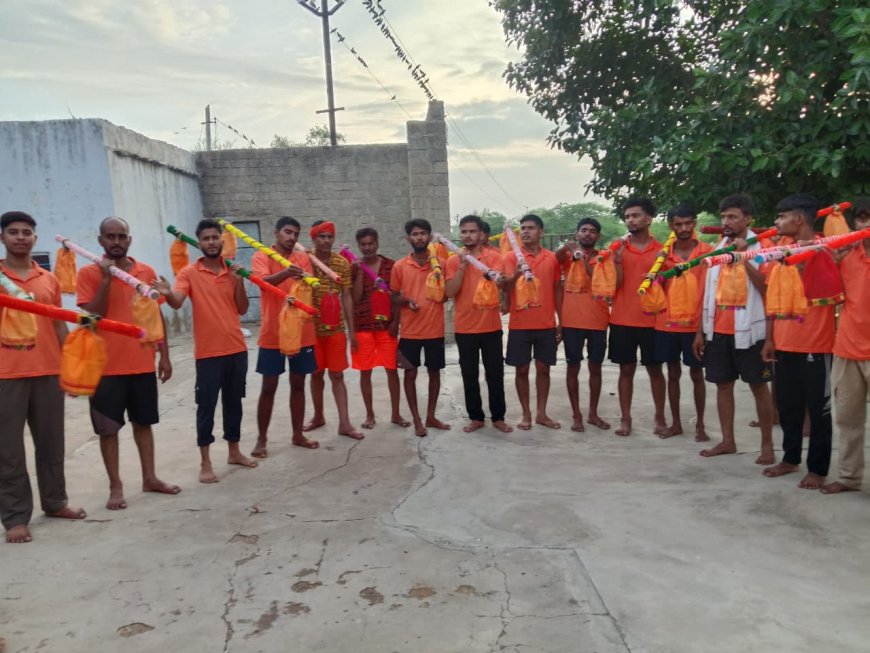 डीजे की धुन और पुष्पवर्षा के साथ पहुंची कांवड़ यात्रा,लोहार्गल धाम से लाई कांवड़ों से हुआ शिवजी का जलाभिषेक