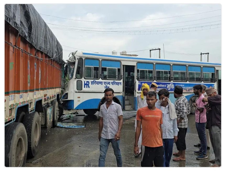 अलवर-दिल्ली हाईवे पर हादसा: हरियाणा रोडवेज और ट्रक की भीषण भिड़ंत, 21 यात्री घायल