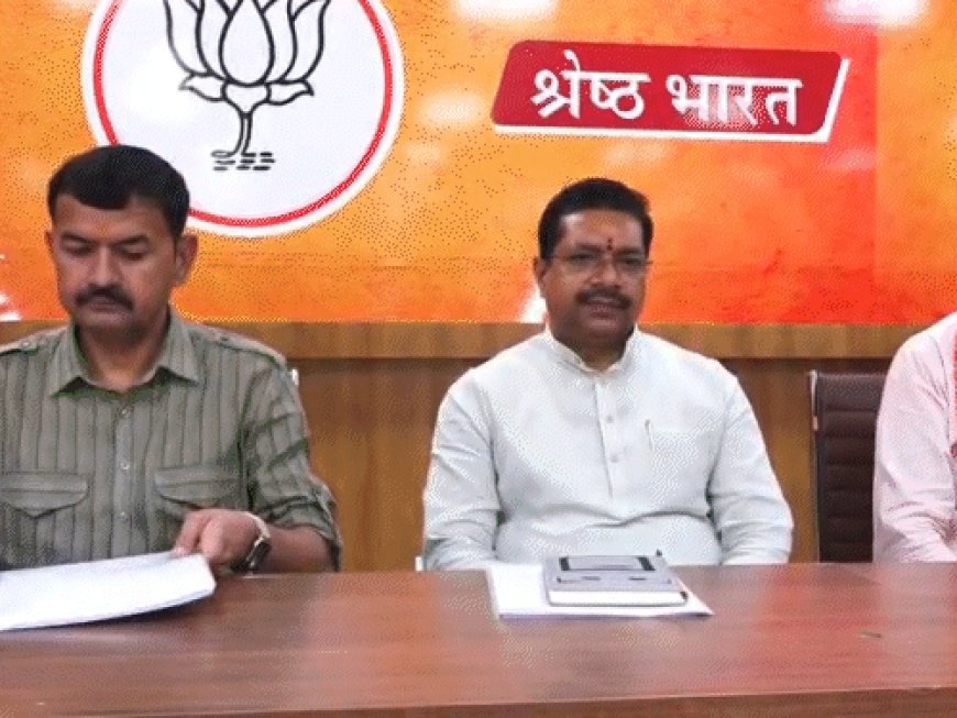 'जेन-जी' शब्द से बीजेपी का परहेज, जयपुर में अजेय कुमार बोले— "हमारा शब्द युवा शक्ति", बैठक में नेताओं ने यूडीएच मंत्री से जताई नाराजगी