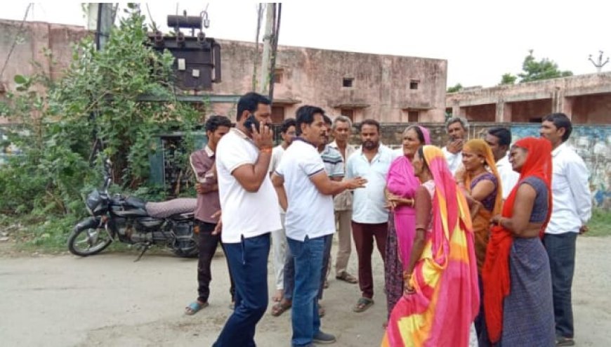 टूटी सड़कें, जलभराव और सुअरों के आतंक से परेशान हैं निवासी; बेदखली के नोटिस और राशन डीलर की धांधली पर भी गरमाई राजनीति