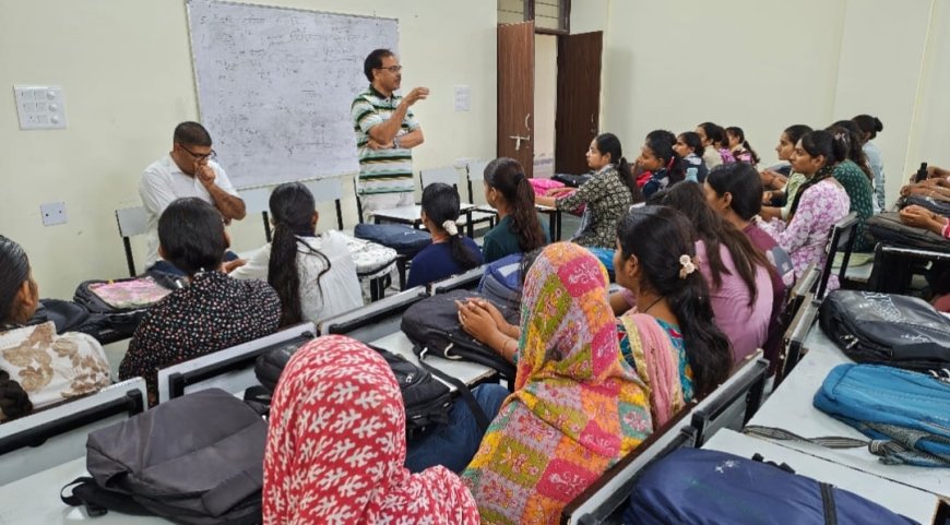 छात्राओं के लिए खुशखबरी: अज़ीम प्रेमजी फाउंडेशन दे रहा है ₹30,000 की छात्रवृत्ति, जानें किसे और कैसे मिलेगा लाभ