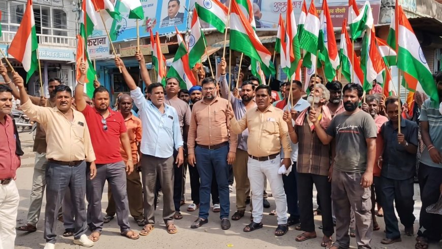 हाथ में तिरंगा, दिल में देशप्रेम! स्वतंत्रता दिवस के रंग में रंगा मकराना, कर्मचारियों की पहल का हुआ स्वागत