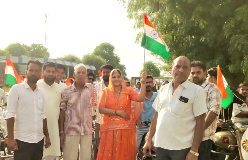 देशभक्ति के रंग में रंगा बोरावड़: हाथ में तिरंगा और 'वंदे मातरम्' के जयघोष के साथ हाथी गेट पहुंची यात्रा