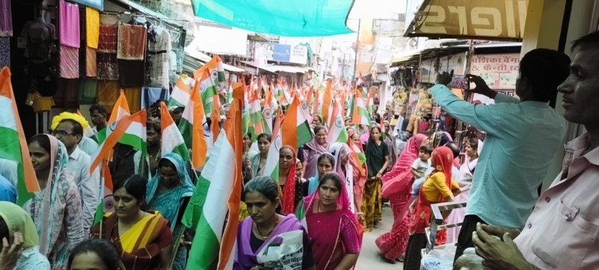 जहाजपुर में गूंजे ‘भारत माता की जय’ के जयकारे: विधायक, अधिकारियों सहित हाथों में तिरंगा थामे सड़कों पर उतरा जनसैलाब