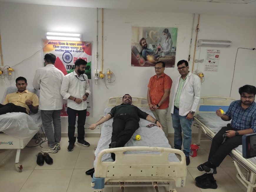 मानव सेवा और पर्यावरण संरक्षण का अनूठा संगम: रक्तदान के साथ पौधे वितरित कर भरतपुरवासियों ने दिया खास संदेश