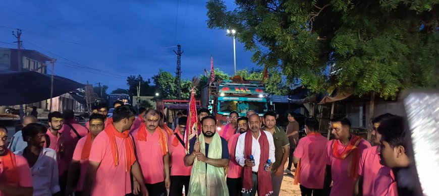 ​'जय श्री श्याम' के जयकारों से गुंजायमान हुआ गोविन्दगढ़: खाटू धाम  चतुर्थ 'डाक ध्वज यात्रा' पहुची