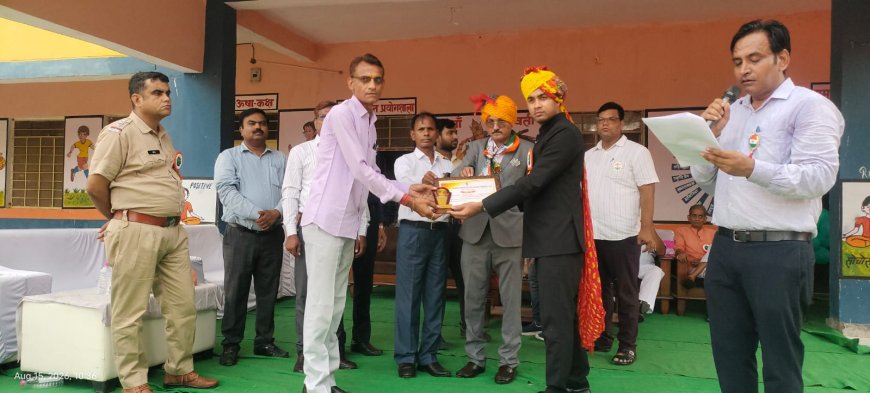 पत्रकारिता में उत्कृष्ट योगदान के लिए पत्रकार कौशलेंद्र दत्तात्रेय सम्मानित; 80वें स्वतंत्रता दिवस पर प्रशासन ने सौंपा प्रशस्ति पत्र