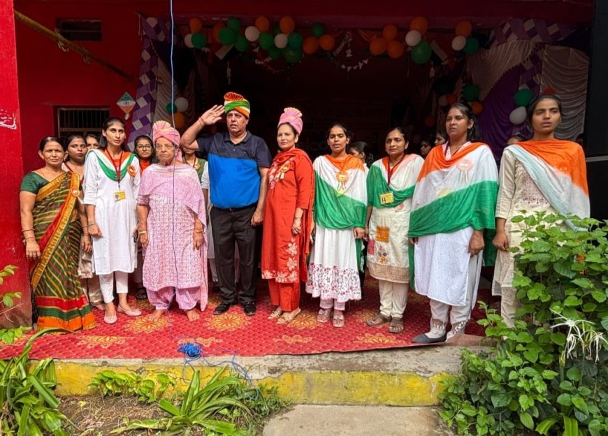 खैरथल में देशभक्ति की तरंग: इंद्रा हैप्पी स्कूल में धूमधाम से मना स्वतंत्रता दिवस, जिला स्तर पर गूंजा प्रतिभा का परचम