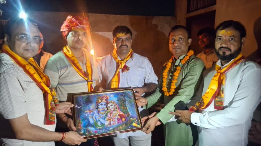 बयाना: राधा-कृष्ण के भजनों पर देर रात तक झूमे श्रद्धालु