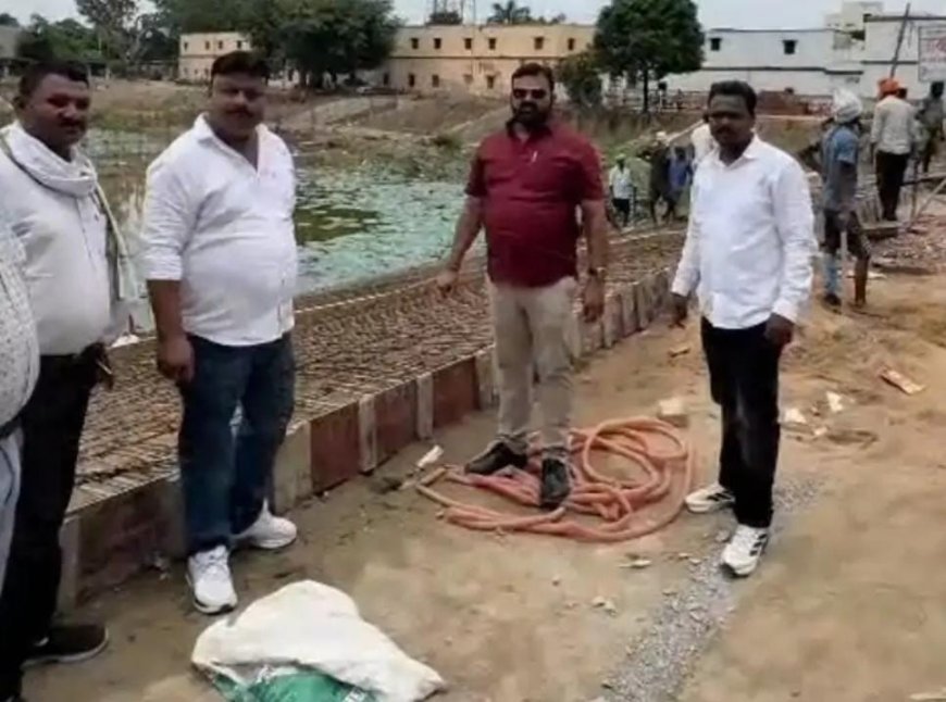 छठ से पहले तैयार होगा चौरीचौरा का प्राचीन पोखरा घाट, तेजी से चल रहा निर्माण कार्य