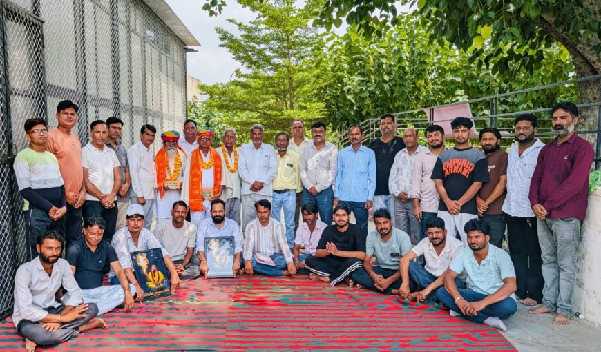 विश्व फोटोग्राफी दिवस पर वरिष्ठ फोटोग्राफरों का नागरिक अभिनंदन; वरिष्ठों ने दिया एकजुटता का संदेश