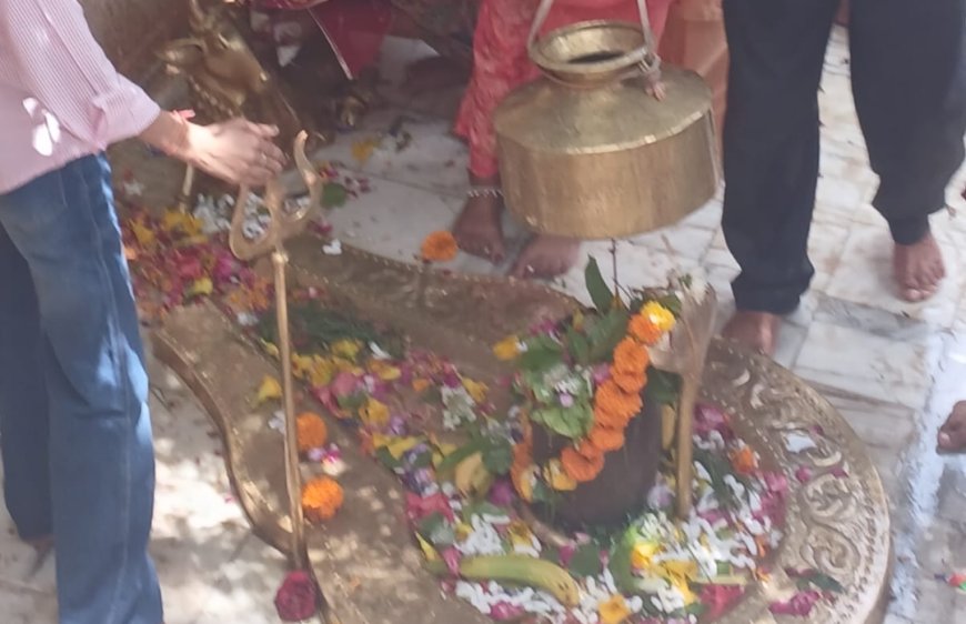 हर-हर महादेव’ से गुंजायमान हुए शिवालय: सावन के अंतिम सोमवार को गोरक्षधाम और प्राचीन मंदिरों में उमड़ा श्रद्धा का सैलाब