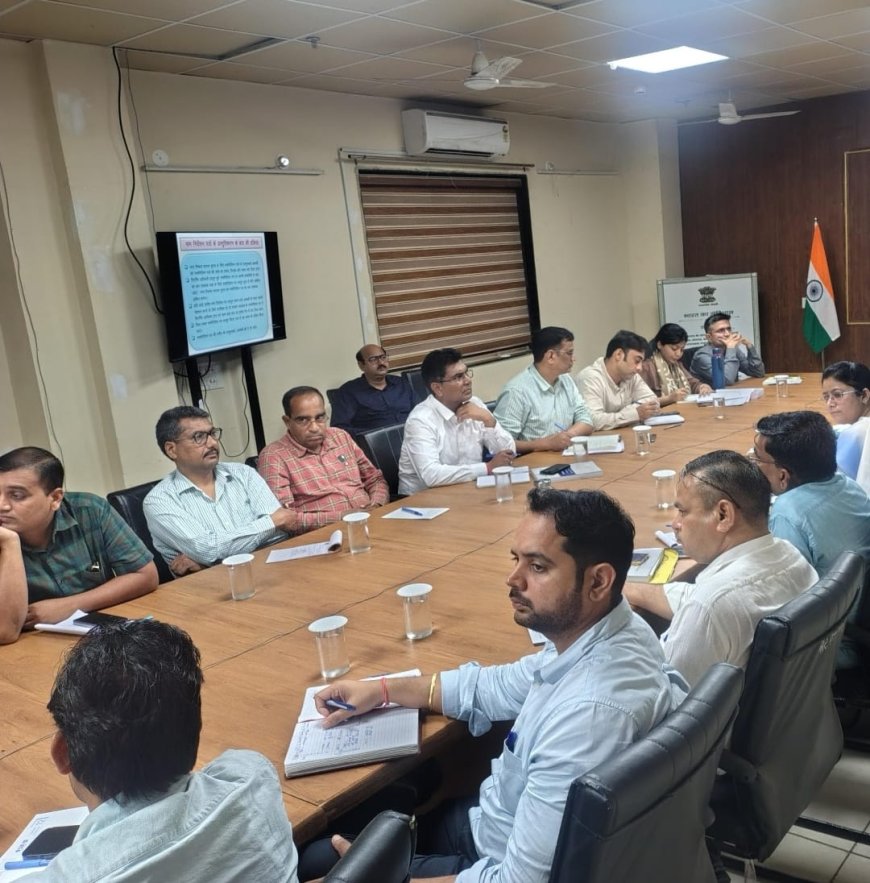 नाम निर्देशन प्रक्रिया एवं ईवीएम कमिश्निंग को लेकर निर्वाचन अधिकारियों एवं एआरओ का प्रशिक्षण आयोजित