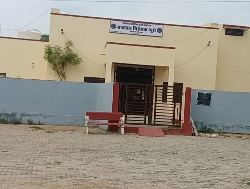 न पेयजल लाइन, न सफाई व्यवस्था;टीन शेड में गंदगी के बीच अन्नपूर्णा रसोई में खाना खाने को मजबूर लोग