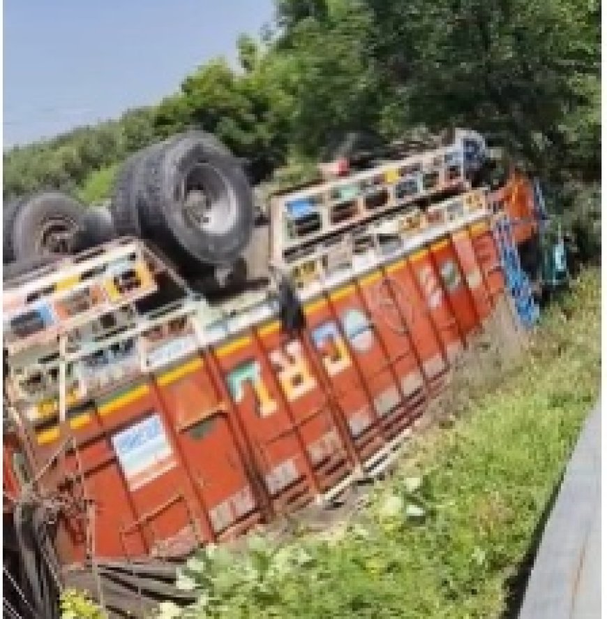 दिल्ली-मुंबई एक्सप्रेस-वे पर ट्रक पलटा, टायर फटने से हुआ हादसा